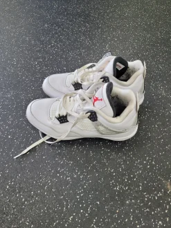 Jordan Retro 4 White Cement