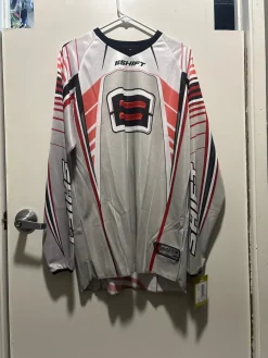 Used Adult Top None MD