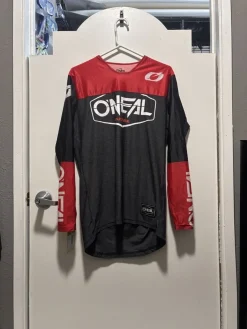 Used Adult Top Red MD