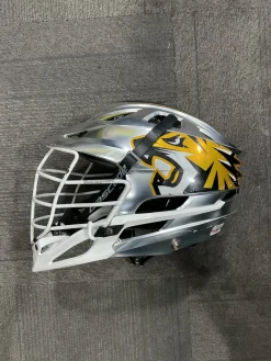 Used Cascade R HELMET Lacrosse Helmet Silver Fits all