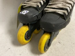 Used CCM CCM SUPER TACKS 9350R Junior Rec Fitness Skates Black Junior 01