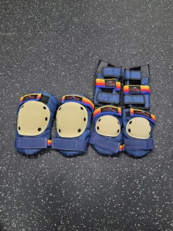 Used EIGHT BALL PROTECTIVE SET Inline Protective Set Navy Blue Junior