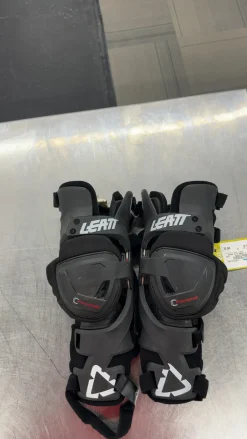 Used Leatt C-FRAME KNEE BRACE Junior Knee Guard Black Junior