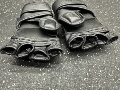 Used LIBERLUPUS Martial Arts Gloves Black SM