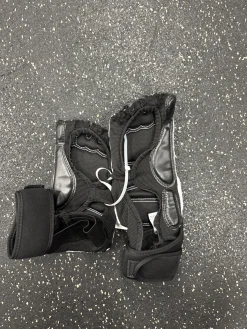 Used Martial Arts Foot Pads White Junior