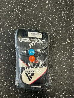 Used Martial Arts Gloves Black MD
