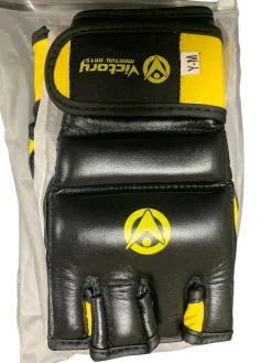 Used Martial Arts Gloves Black Youth