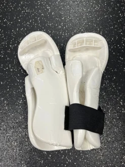 Used Martial Arts Hand Pads White MD
