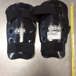 Used Martial Arts Shin Pads Black MD
