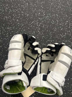 Used Maverik M5 GOAL LAX Goalie Gloves M White 13