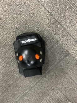 Used Mongoose Inline Elbow Pads Black Senior