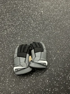 Used Nike VAPOR LT YOUTH Lacrosse Gloves Mens Grey XS