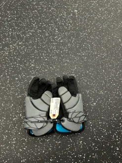 Used Nike VAPOR LT YOUTH Lacrosse Gloves Mens Grey XS