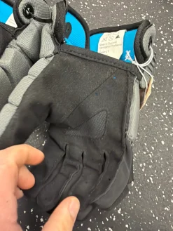 Used Nike VAPOR LT YOUTH Lacrosse Gloves Junior Black SM