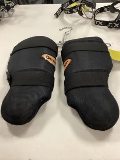 Used OBLIMOR Lacrosse Shin Guards Black MD