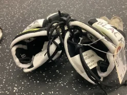 Used Reebok ZG3 Lacrosse Gloves Junior Black 8"