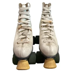 Used RollerDerby CLASSIC 300 SZ 9 Senior Roller Quad Skates White Senior 9
