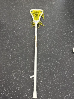 Used STX ARIA PRO Wmn Atk/Mid Complete Stick White