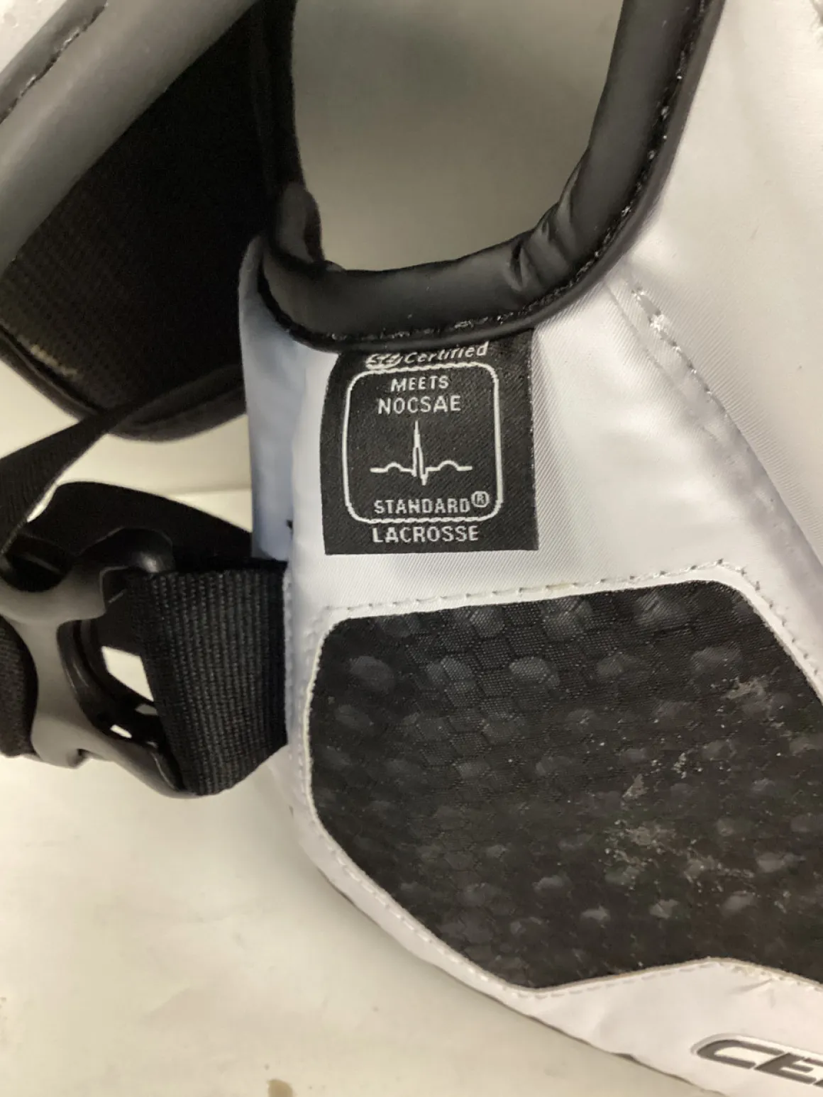 Used STX CELL 5 Lacrosse Shoulder Pads White LG