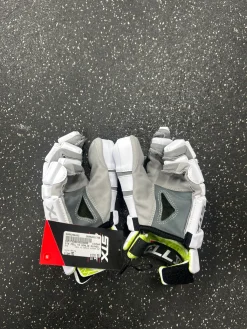 Used STX CELL VI GOALIE GLOVES NWT LAX Goalie Gloves M White MD