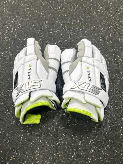 Used STX CELL VI GOALIE GLOVES NWT LAX Goalie Gloves M White MD