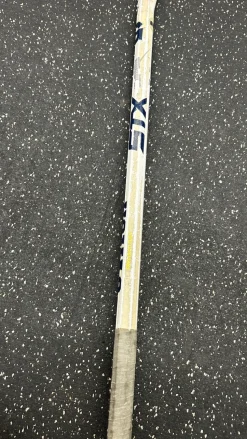 Used STX CRUX 600 Womens Atk/Mid LAX Shaft White