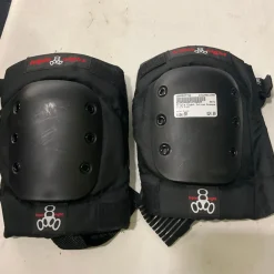 Used Triple Eight Senior Inline Skate Kneepads