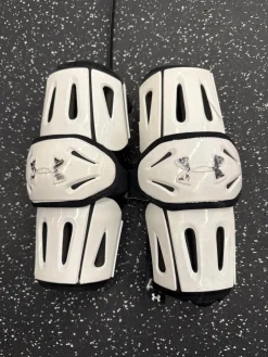 Used Under Armour ARM GUARD Lacrosse Arm Pads/Guards Black LG