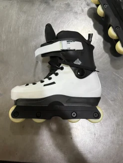Used UNIVERSAL SKATE DESIGN SWAY TEAM 57 Senior Aggressive Skates White Senior 9