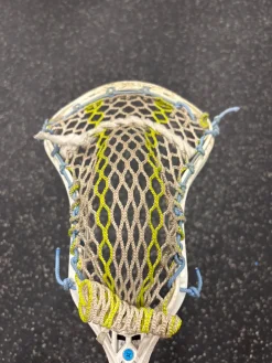 Used Warrior EVO 5 W/ ECD CARBON 2.0 JR STICK Jr Atk/Mid Complete Stick White 37