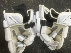 Used Warrior FAT BOY GOALIE BOX LAX Goalie Gloves M White SM