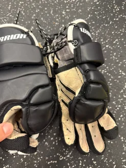 Used Warrior LOCKDOWN LAX Goalie Gloves Y Black 10"