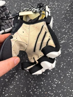 Used Warrior LOCKDOWN LAX Goalie Gloves Y Black 10