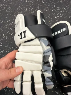 Used Warrior LOCKDOWN LAX Goalie Gloves Y Black 10