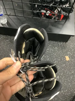 Used Warrior RABIL Lacrosse Gloves Junior Black 10"