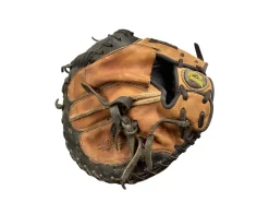 Used Akadema APM42 BB/SB Catchers RH Throw Black 33"