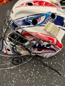 Used Bauer 930 GOAL MASK Youth Goalie Helmet/Mask White One Size