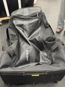 Used Bauer Sr Hockey Wheeled Black