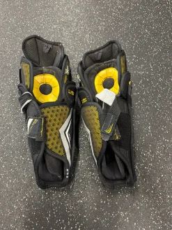 Used Bauer SUPREME TOTAL ONE NXG Junior Shin Guards Black 11"