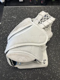 Used Bauer S23 X5 PRO Senior Goalie Catcher White