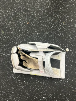 Used Bauer VAPOR X5 PRO Inter Goalie Blocker White