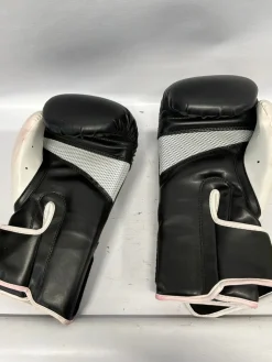 Used Boxing Gloves Black MD