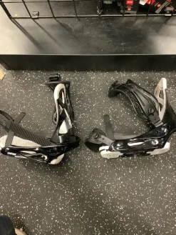 Used Burton SMALLS Mens DH Bindings Black