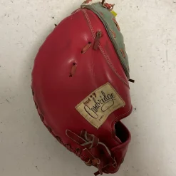 Used CAMBRIDGE B76 PRO PLAYER Baseball First Base RH Throw Red 11 1/2"
