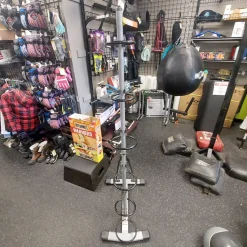 Used Cap Weight Stand