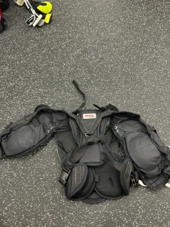 Used CCM BLOCKADE Youth Body Armor XL
