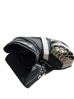 Used CCM CCM CATCHER HOCKEY LEFT HAND Youth Goalie Catcher Black And White
