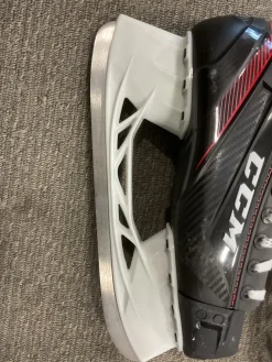 Used CCM CCM JETSPEED Senior Aggressive Skates Black Senior 8