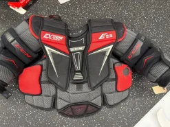 Used CCM EXTREME E 2.5 Youth Body Armor MD