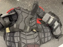 Used CCM EXTREME E 2.5 Youth Body Armor MD
